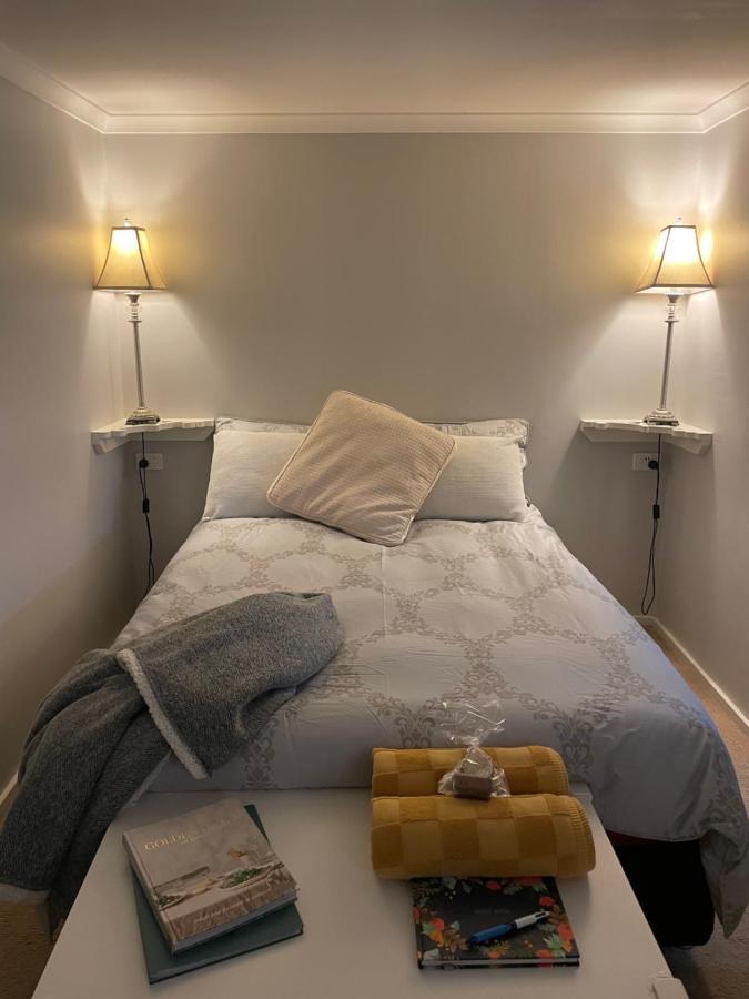 סוונסי Churchill'S B&B Twin Spa Getaway Studio מראה חיצוני תמונה