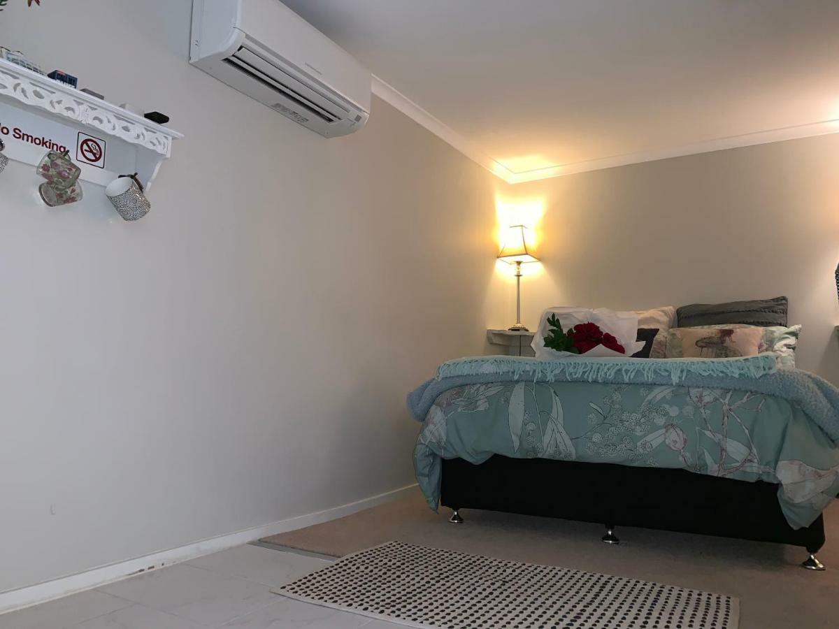 סוונסי Churchill'S B&B Twin Spa Getaway Studio מראה חיצוני תמונה
